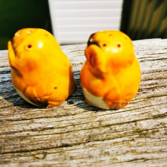 Vintage Kitschy Orange and Yellow Ceramic Owl Salt and Pepper Shakers - Picture 3 of 10